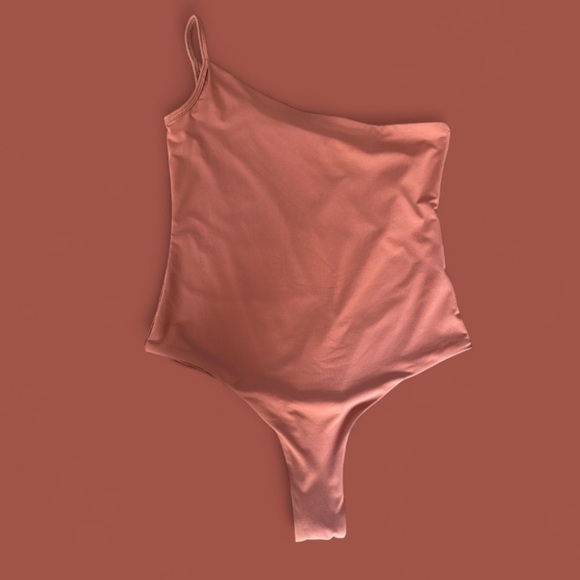 Meshki bodysuit Kamora one shoulder cami strap thong Large sierrra Large NeW - Picture 2 of 6
